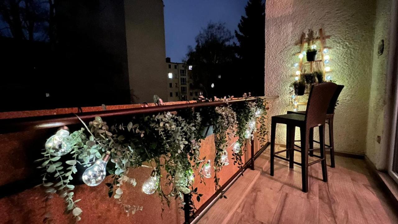 Designer With Terrace & Free Parking Berlim